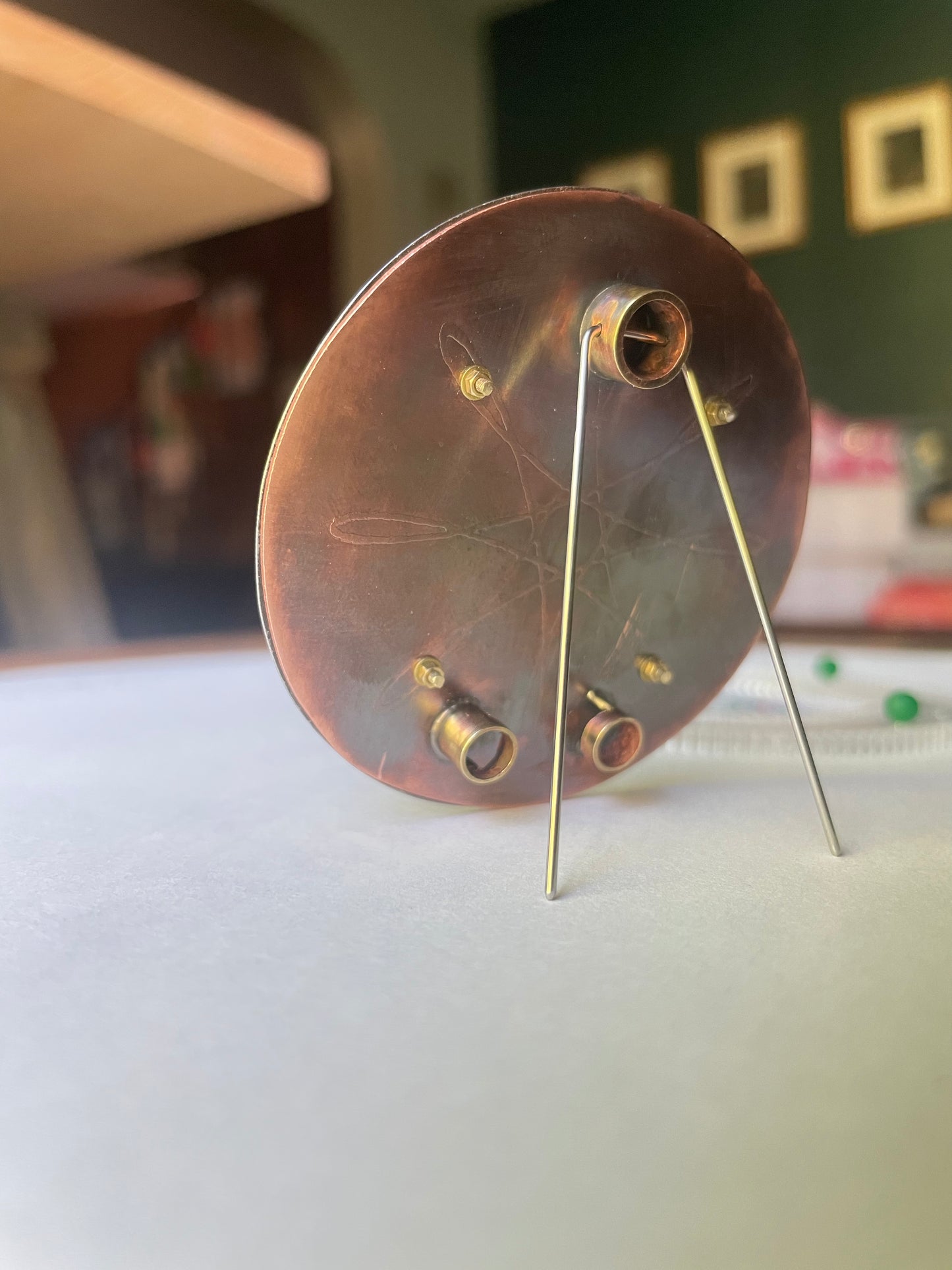 Spirograph brooch with screws